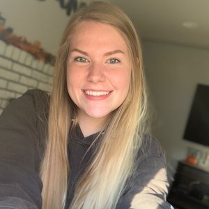 Meet your Posher, Danika